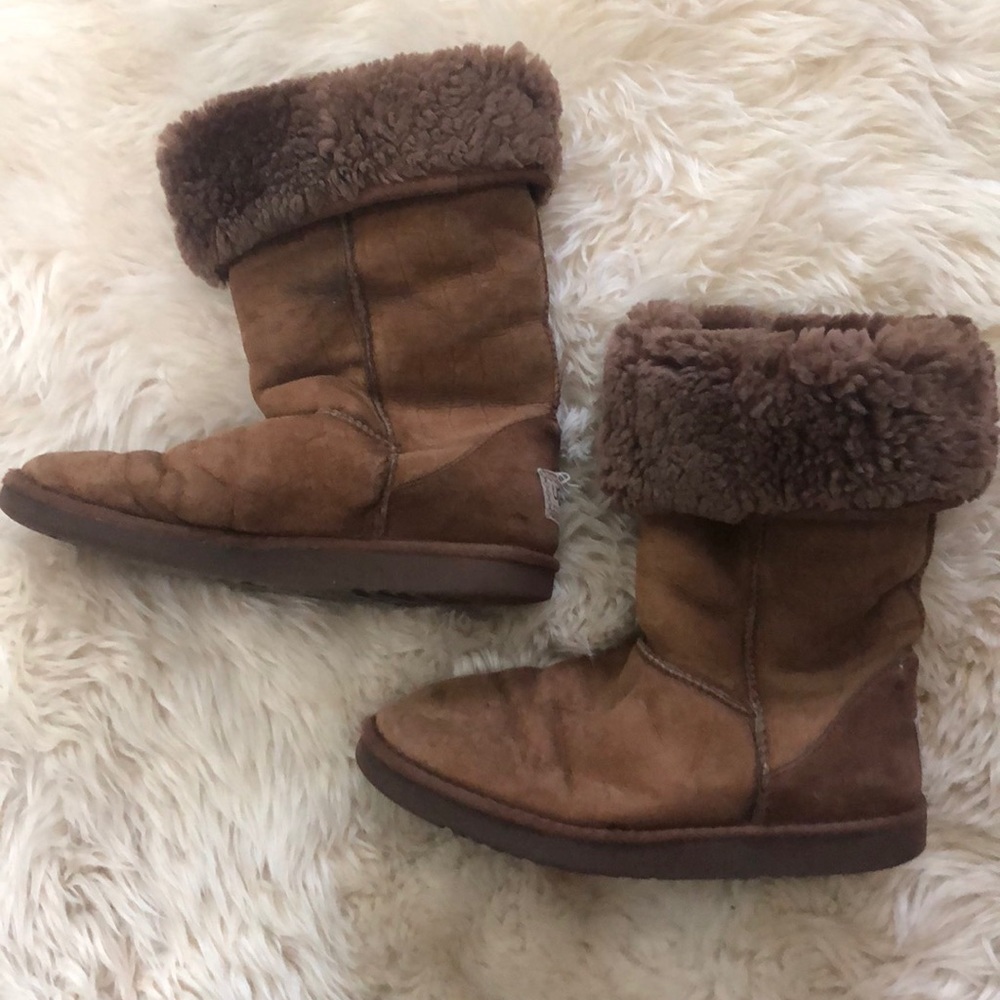 COPY - Brown Uggs